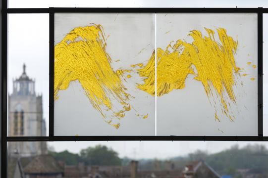 Topographies imaginaires, neuf diptyques et un panneau isolé Jaune d’argent et grisaille sur verre, 2018